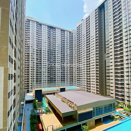 Pool View Suites With Rooftop Pool At Youth City Nilai By D'Kay Homes, Near Usim Klia Exterior photo