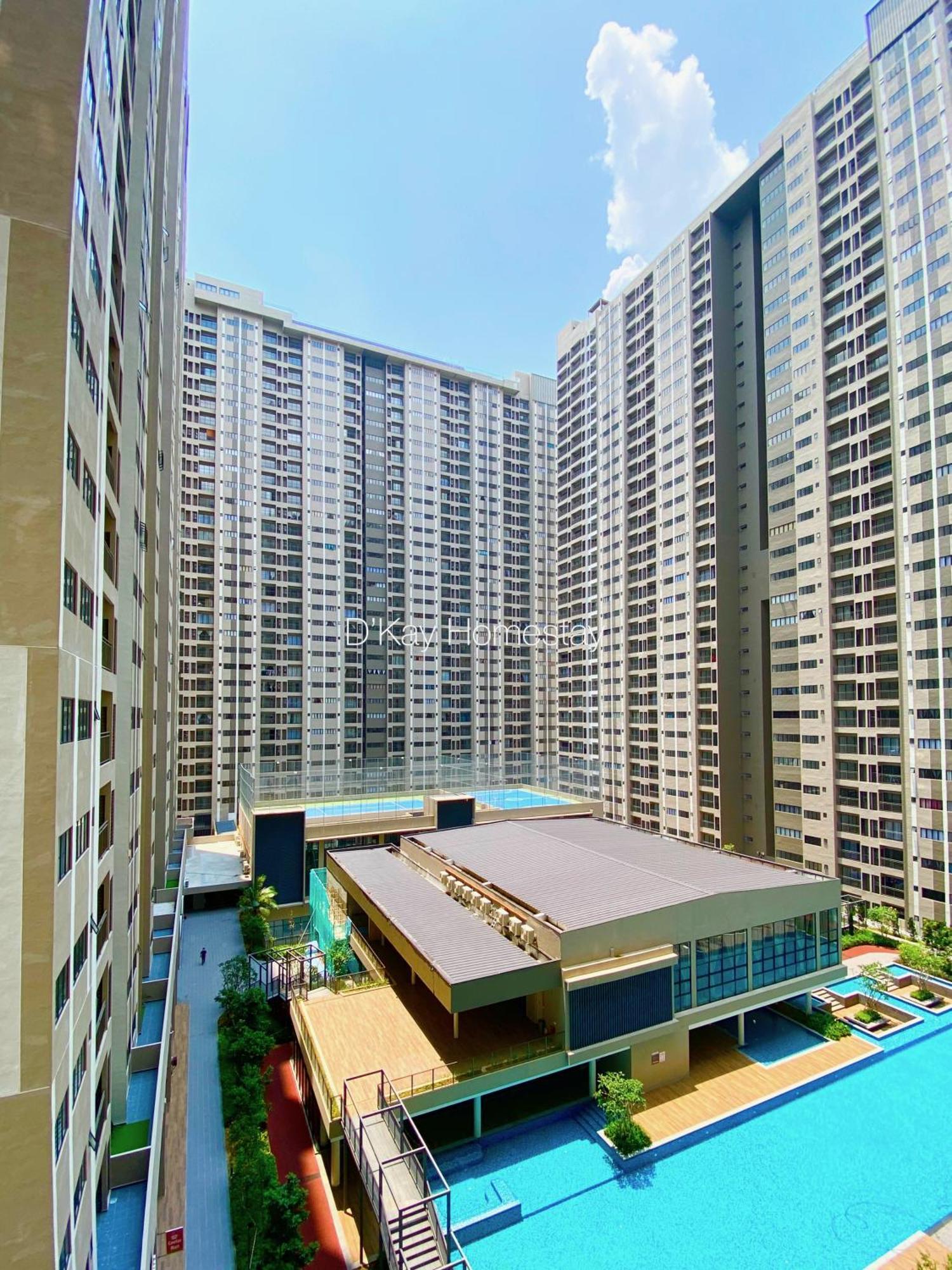 Apartment Pool View With Rooftop Pool At Youth By D'kay Homes, Near Usim Klia *