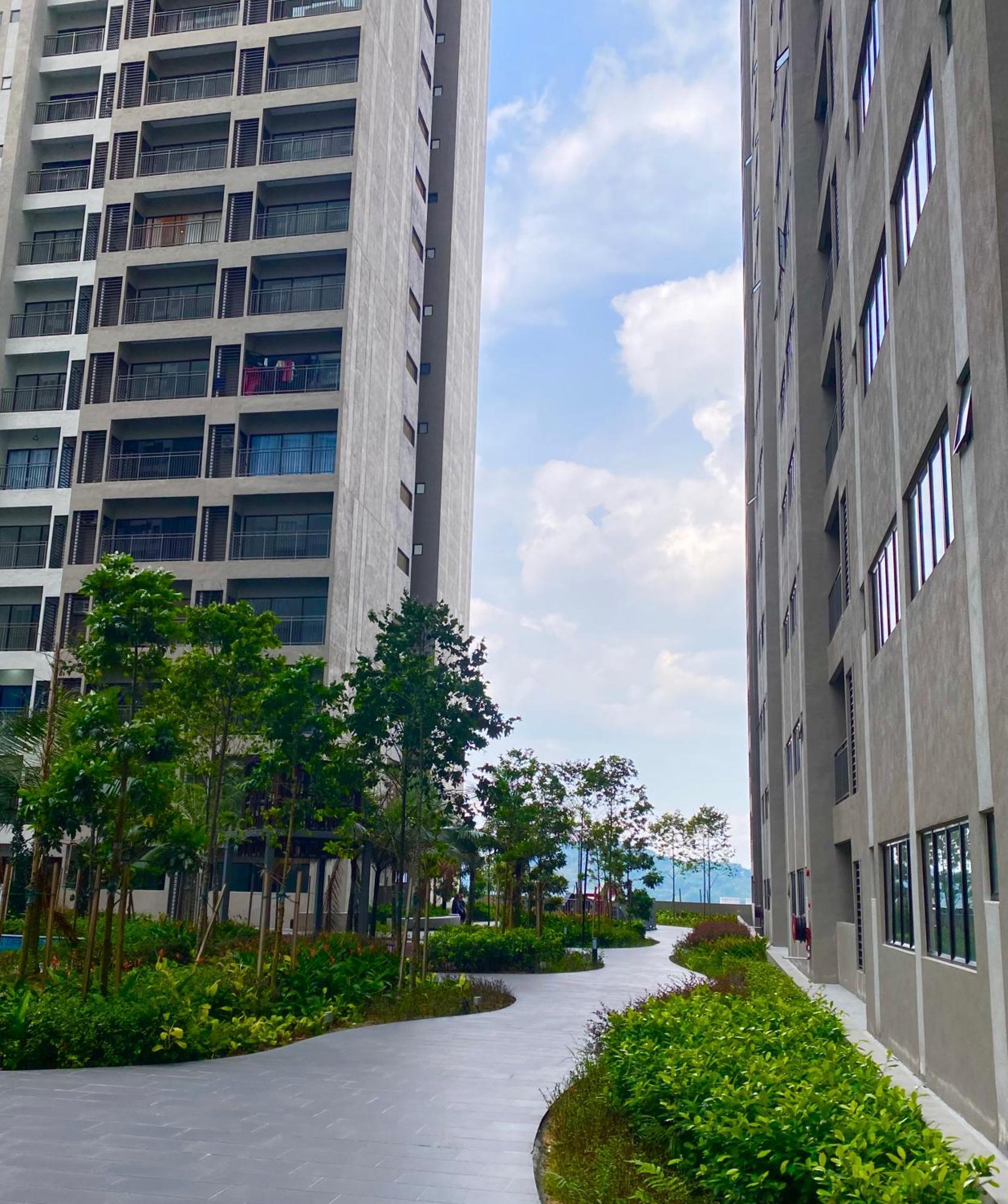 Pool View With Rooftop Pool At Youth By D'kay Homes, Near Usim Klia Nilai