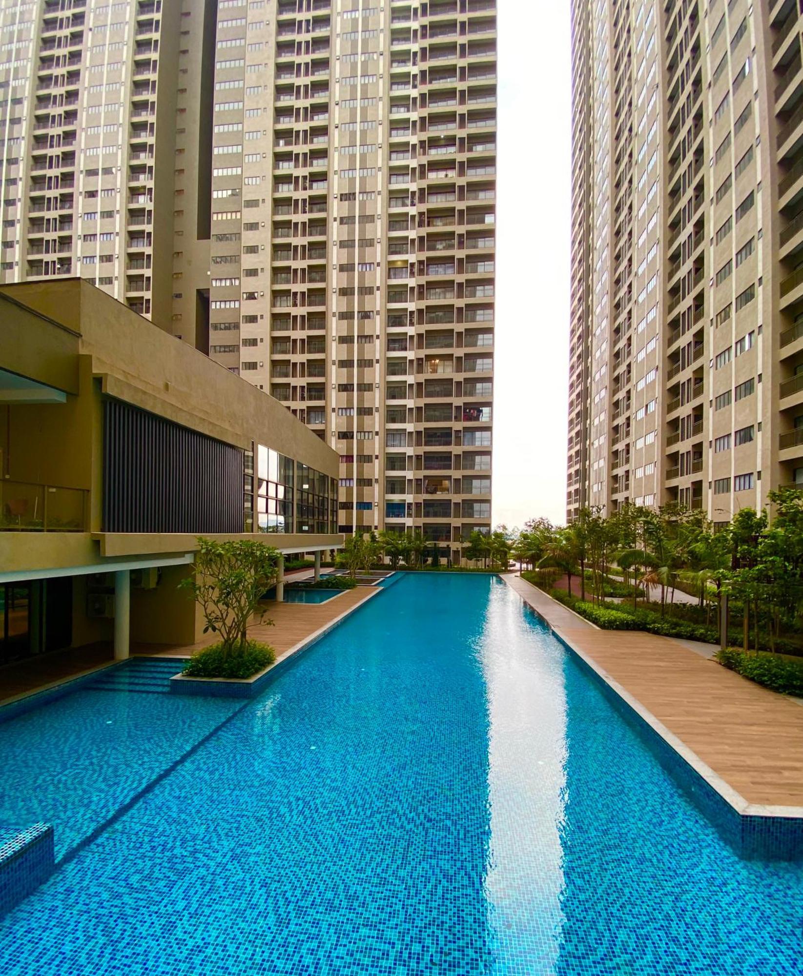 Pool View With Rooftop Pool At Youth By D'kay Homes, Near Usim Klia * Nilai