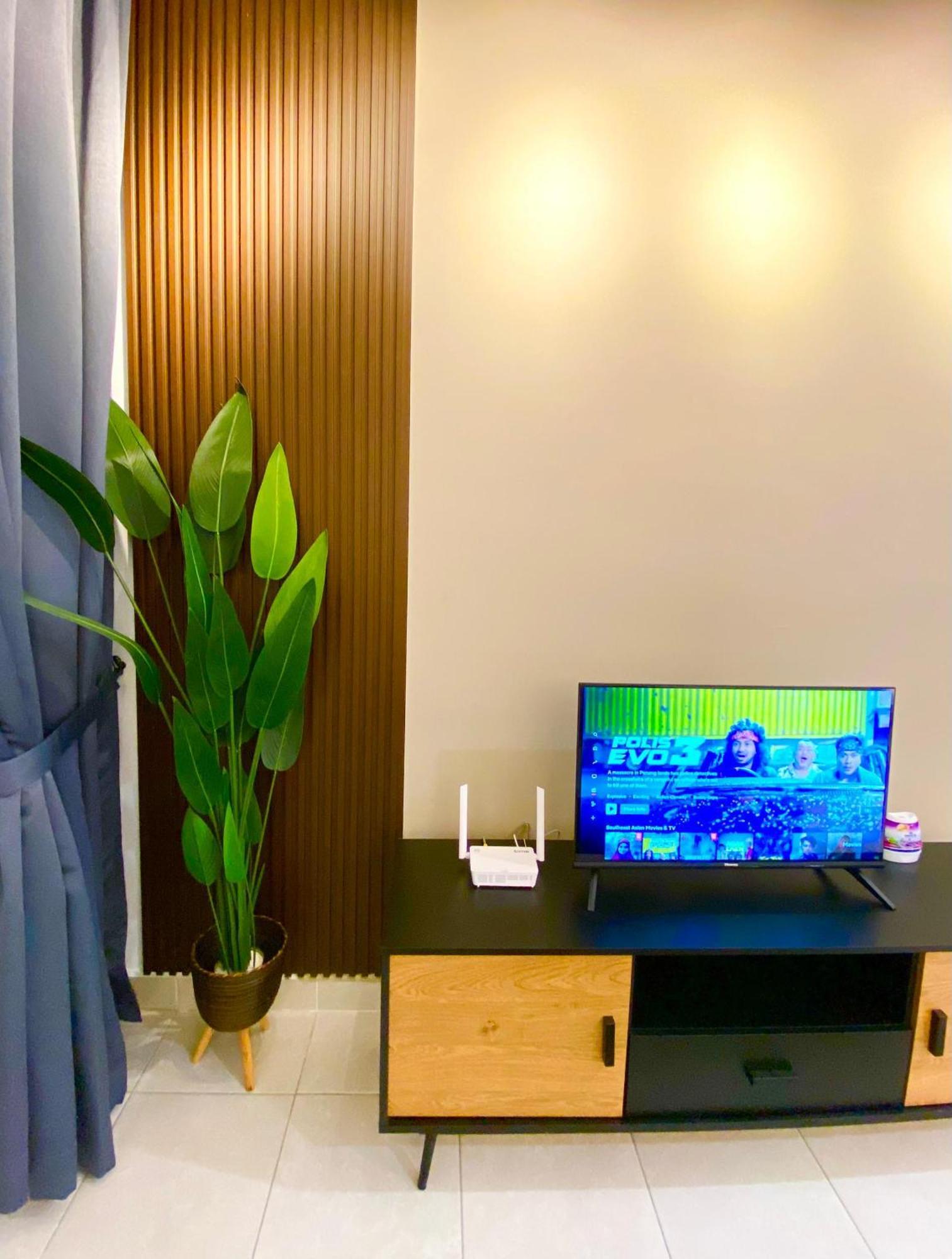Apartment Pool View With Rooftop Pool At Youth By D'kay Homes, Near Usim Klia Nilai