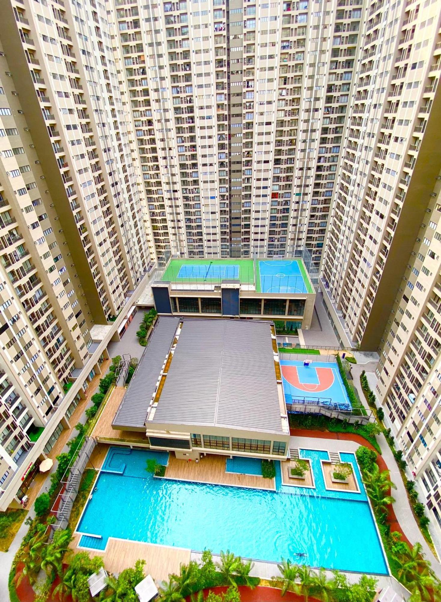 Pool View With Rooftop Pool At Youth By D'kay Homes, Near Usim Klia Apartment